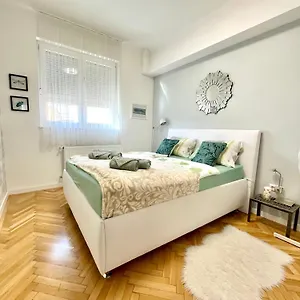 Mint Pearl 3 2 Bathrooms At Kalvin Square Apartment Budapest